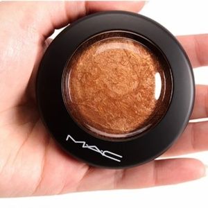 MAC Highlighter Skinfinish Shade: Gold Deposit